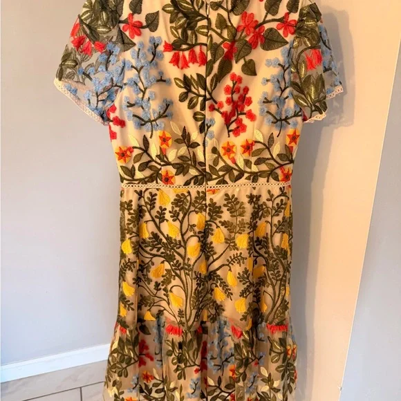 Tahari ASL Ivory and Olive Floral Dress - Picture 3 of 5